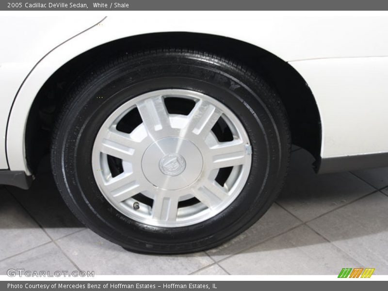 White / Shale 2005 Cadillac DeVille Sedan