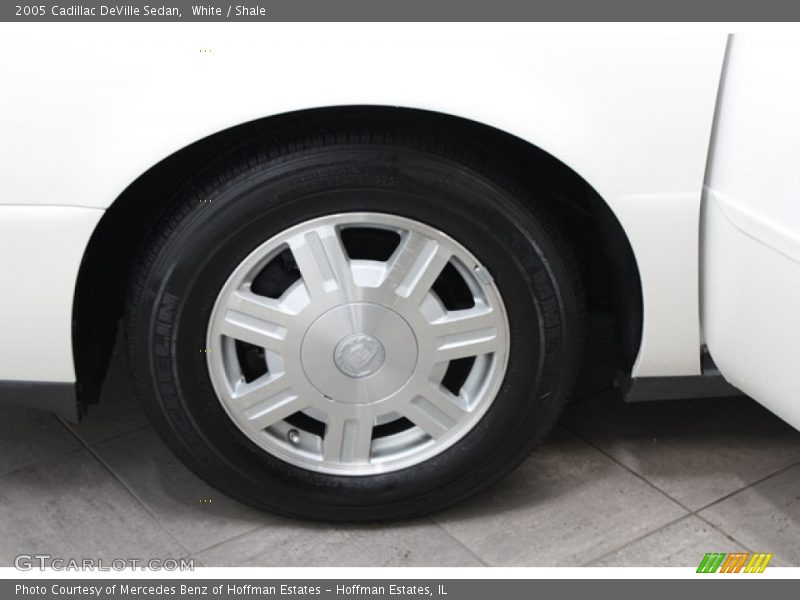 White / Shale 2005 Cadillac DeVille Sedan