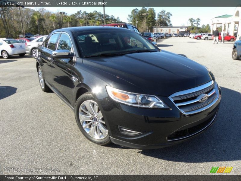 Tuxedo Black / Charcoal Black 2011 Ford Taurus Limited