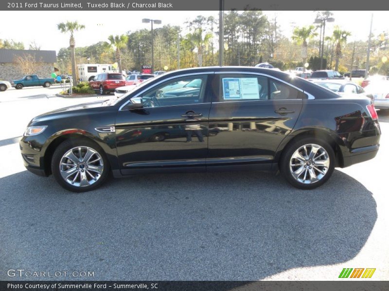 Tuxedo Black / Charcoal Black 2011 Ford Taurus Limited