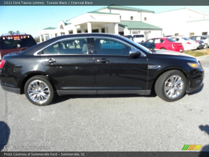 Tuxedo Black / Charcoal Black 2011 Ford Taurus Limited