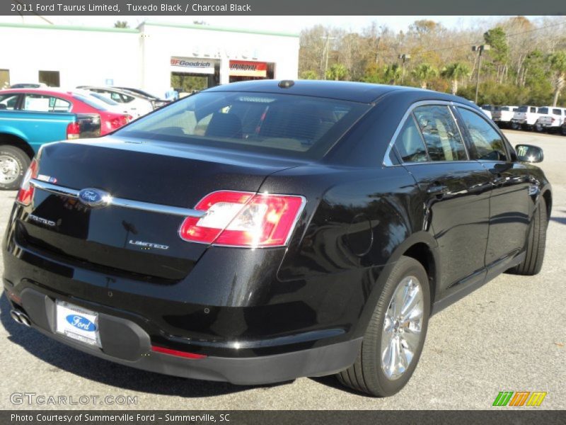 Tuxedo Black / Charcoal Black 2011 Ford Taurus Limited