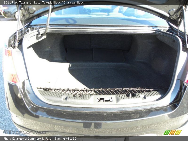 Tuxedo Black / Charcoal Black 2011 Ford Taurus Limited