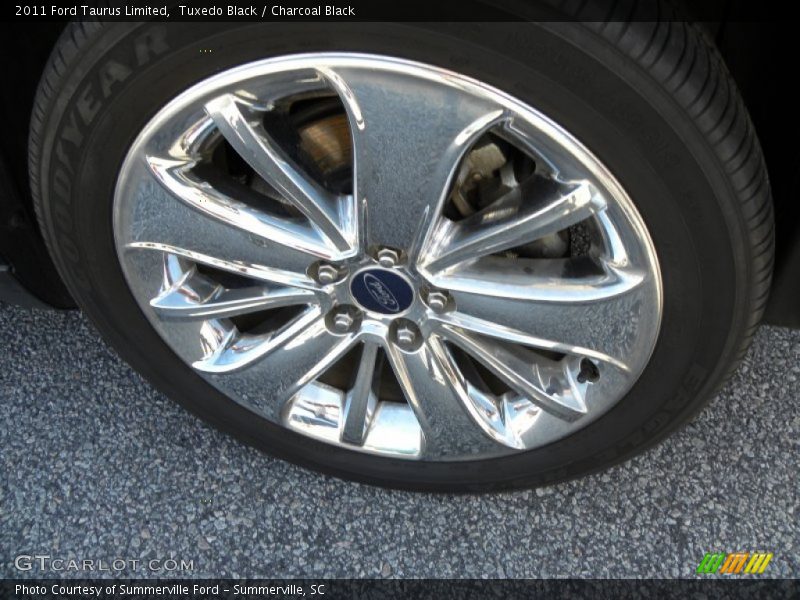 Tuxedo Black / Charcoal Black 2011 Ford Taurus Limited