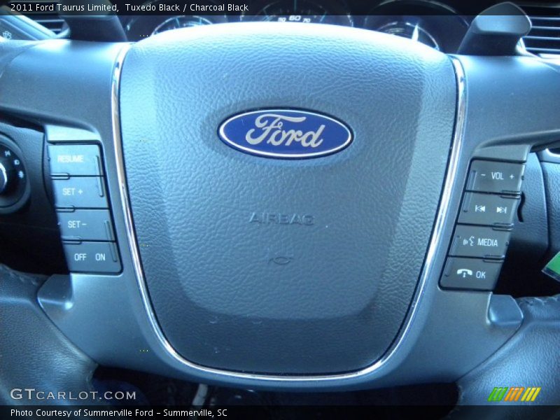 Tuxedo Black / Charcoal Black 2011 Ford Taurus Limited