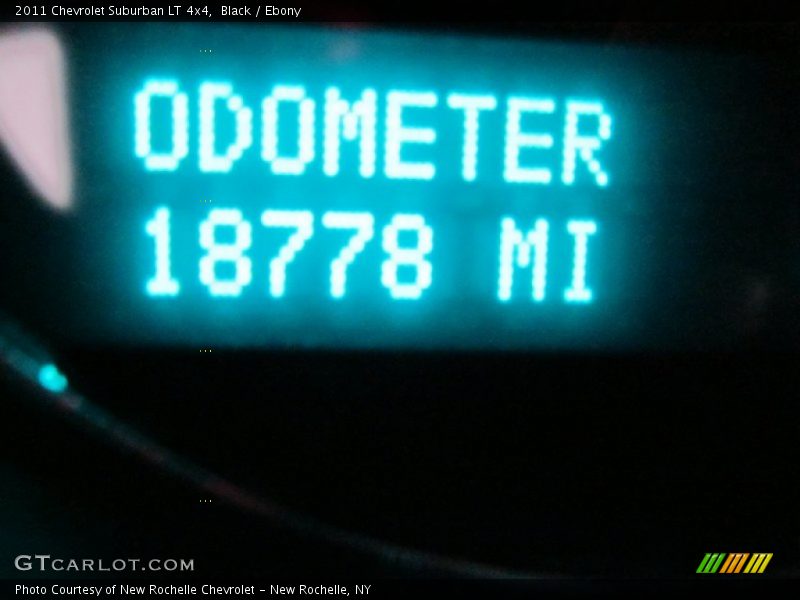 Black / Ebony 2011 Chevrolet Suburban LT 4x4