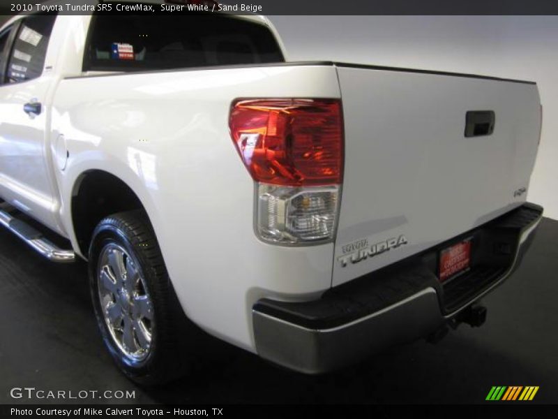 Super White / Sand Beige 2010 Toyota Tundra SR5 CrewMax
