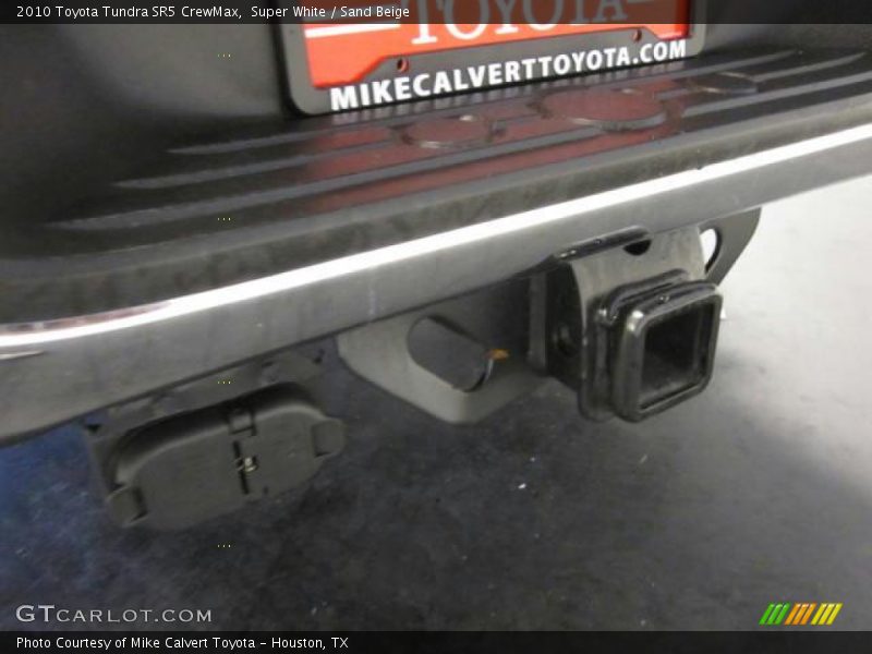 Super White / Sand Beige 2010 Toyota Tundra SR5 CrewMax