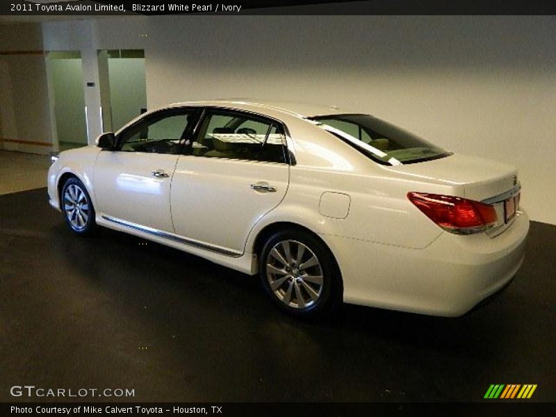 Blizzard White Pearl / Ivory 2011 Toyota Avalon Limited