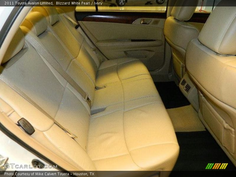 Blizzard White Pearl / Ivory 2011 Toyota Avalon Limited