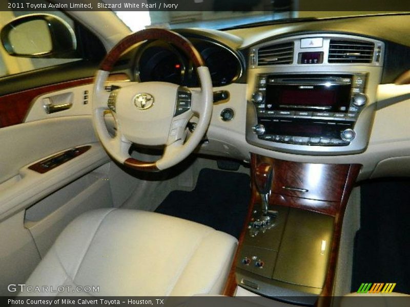 Blizzard White Pearl / Ivory 2011 Toyota Avalon Limited