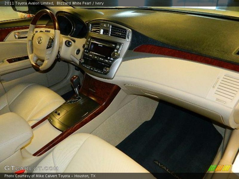 Blizzard White Pearl / Ivory 2011 Toyota Avalon Limited
