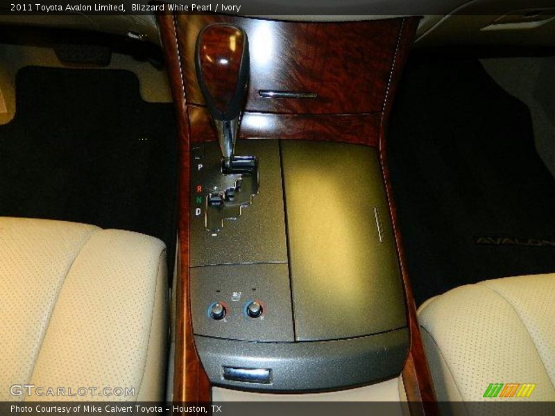 Blizzard White Pearl / Ivory 2011 Toyota Avalon Limited