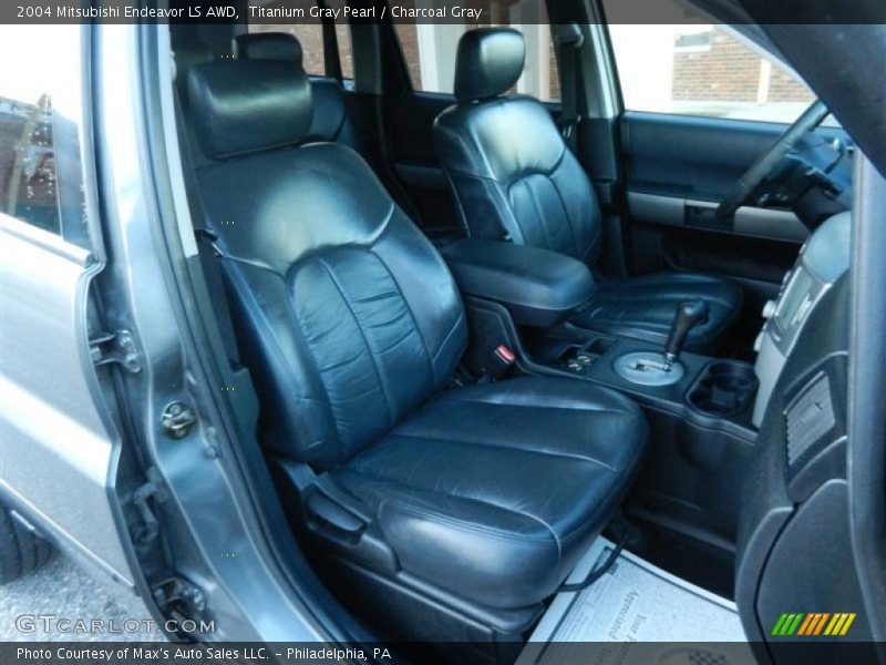  2004 Endeavor LS AWD Charcoal Gray Interior