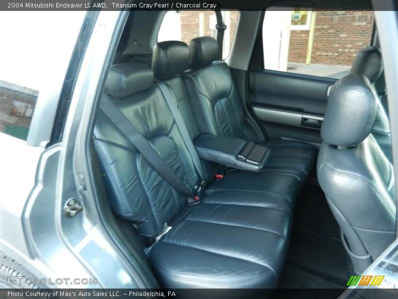  2004 Endeavor LS AWD Charcoal Gray Interior