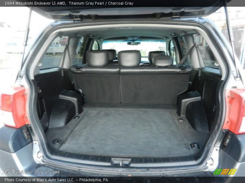  2004 Endeavor LS AWD Trunk