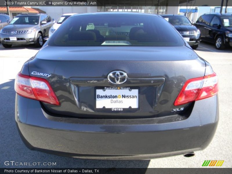 Magnetic Gray Metallic / Ash 2009 Toyota Camry XLE