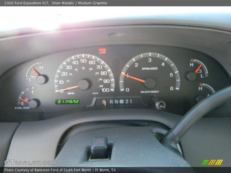 Silver Metallic / Medium Graphite 2000 Ford Expedition XLT