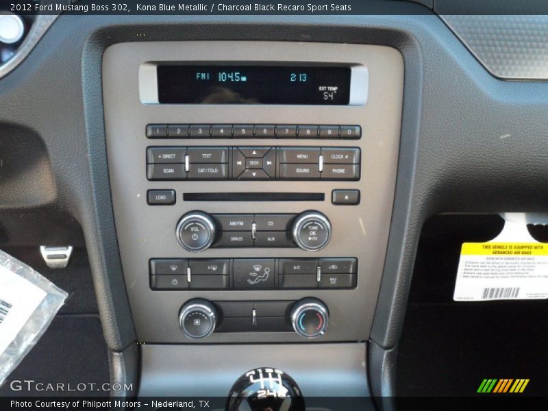 Controls of 2012 Mustang Boss 302
