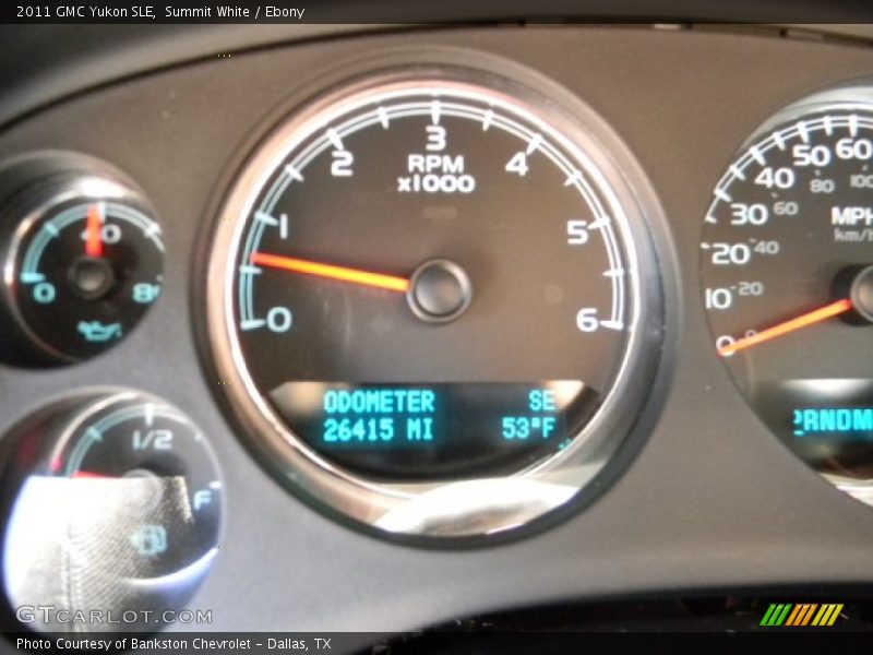Summit White / Ebony 2011 GMC Yukon SLE