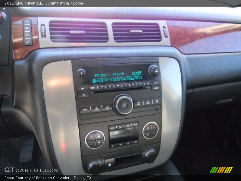 Summit White / Ebony 2011 GMC Yukon SLE