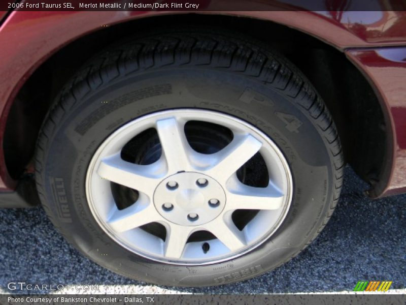 Merlot Metallic / Medium/Dark Flint Grey 2006 Ford Taurus SEL