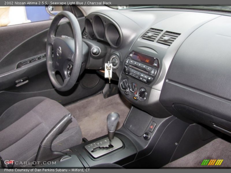 Seascape Light Blue / Charcoal Black 2002 Nissan Altima 2.5 S