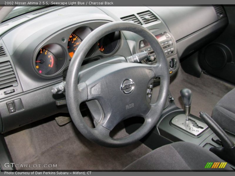 Seascape Light Blue / Charcoal Black 2002 Nissan Altima 2.5 S