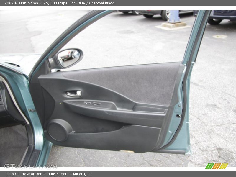 Seascape Light Blue / Charcoal Black 2002 Nissan Altima 2.5 S