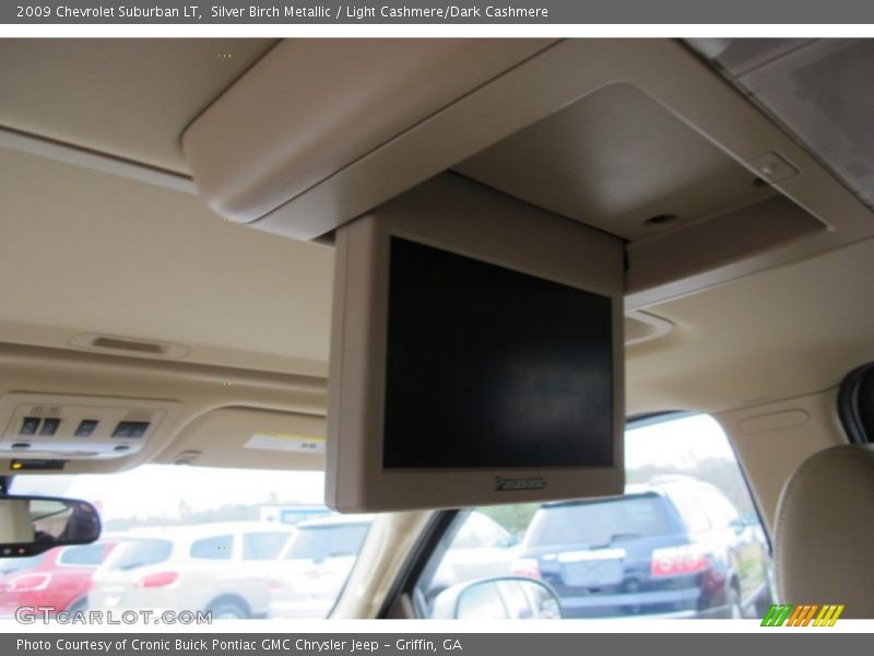 Silver Birch Metallic / Light Cashmere/Dark Cashmere 2009 Chevrolet Suburban LT