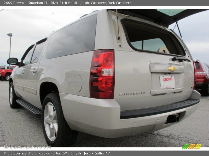 Silver Birch Metallic / Light Cashmere/Dark Cashmere 2009 Chevrolet Suburban LT