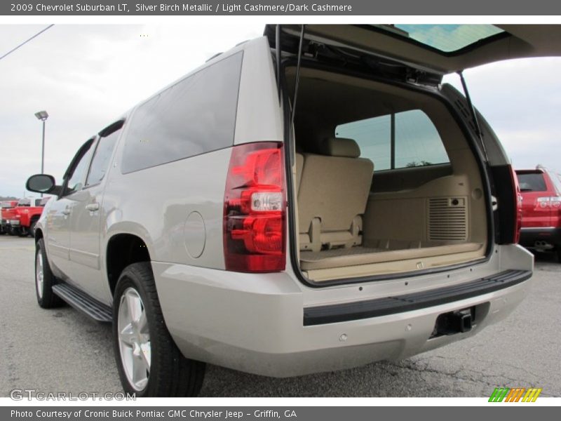 Silver Birch Metallic / Light Cashmere/Dark Cashmere 2009 Chevrolet Suburban LT