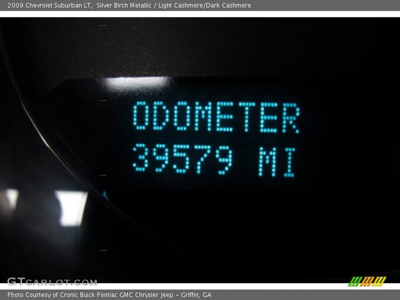 Silver Birch Metallic / Light Cashmere/Dark Cashmere 2009 Chevrolet Suburban LT