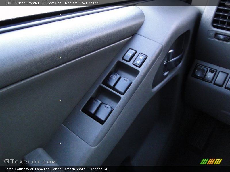 Radiant Silver / Steel 2007 Nissan Frontier LE Crew Cab
