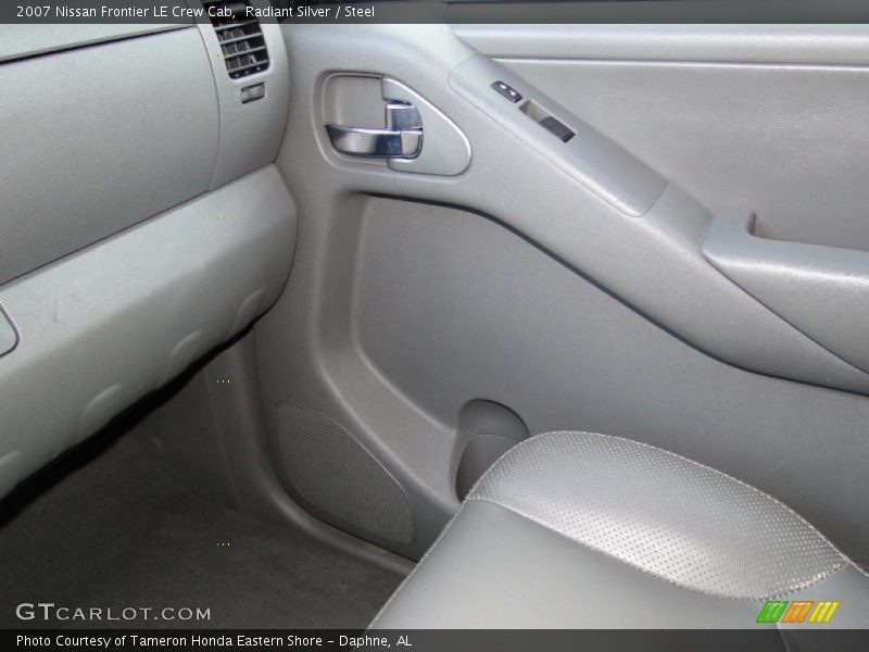 Radiant Silver / Steel 2007 Nissan Frontier LE Crew Cab