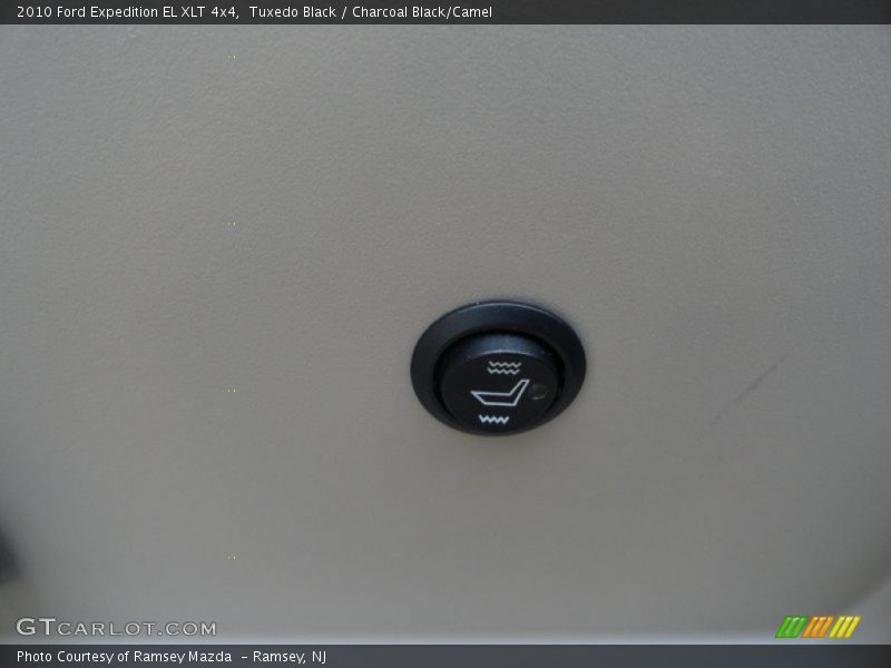 Tuxedo Black / Charcoal Black/Camel 2010 Ford Expedition EL XLT 4x4