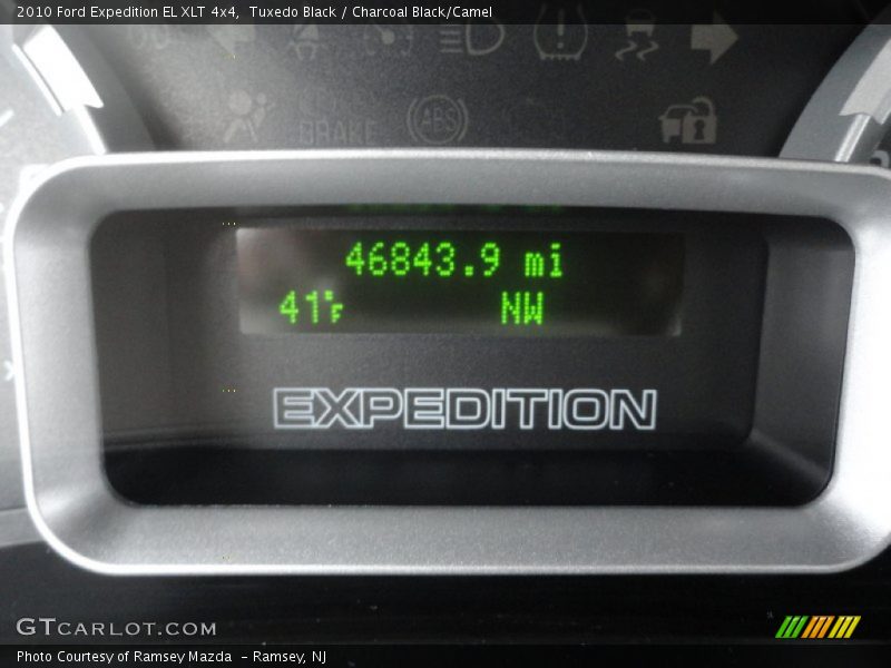 Tuxedo Black / Charcoal Black/Camel 2010 Ford Expedition EL XLT 4x4