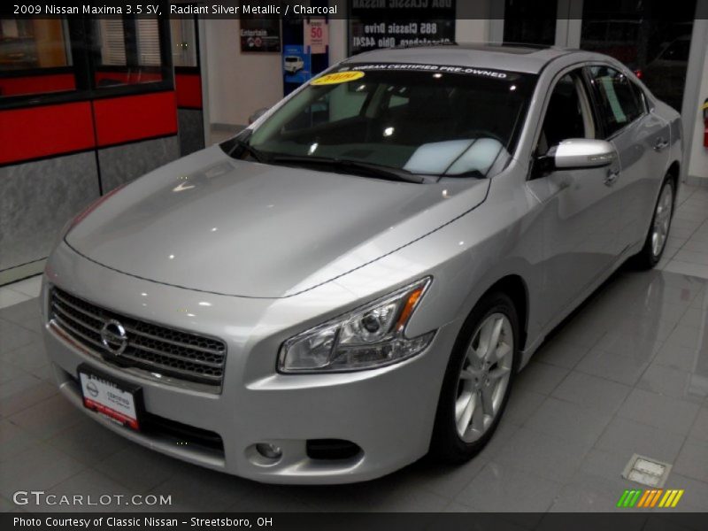 Radiant Silver Metallic / Charcoal 2009 Nissan Maxima 3.5 SV
