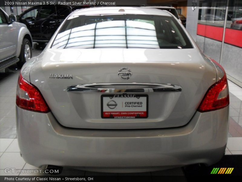 Radiant Silver Metallic / Charcoal 2009 Nissan Maxima 3.5 SV