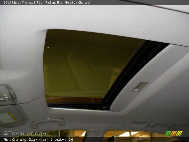 Radiant Silver Metallic / Charcoal 2009 Nissan Maxima 3.5 SV