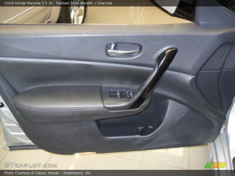 Radiant Silver Metallic / Charcoal 2009 Nissan Maxima 3.5 SV