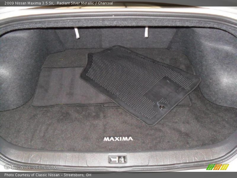 Radiant Silver Metallic / Charcoal 2009 Nissan Maxima 3.5 SV