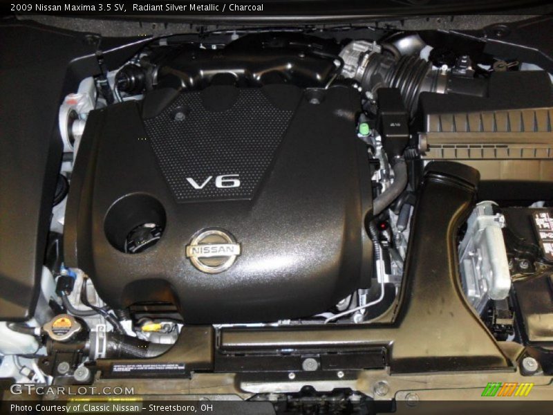 Radiant Silver Metallic / Charcoal 2009 Nissan Maxima 3.5 SV