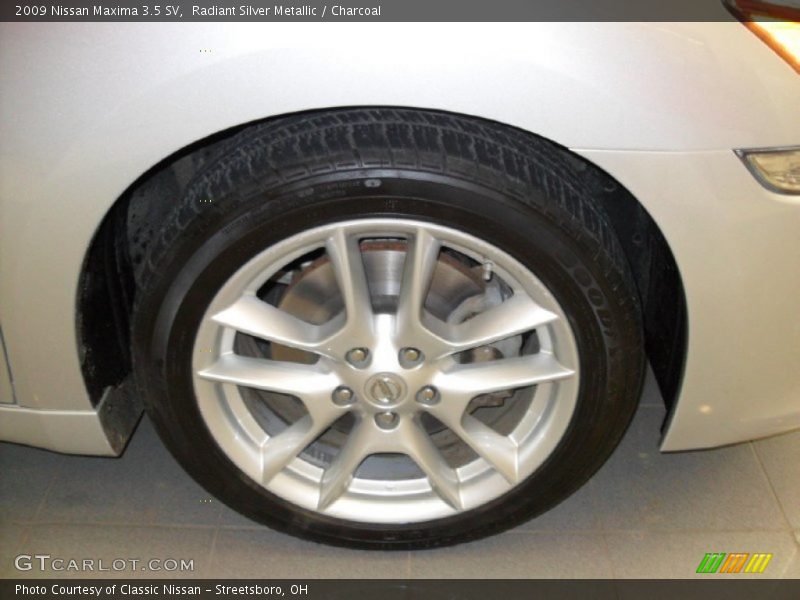 Radiant Silver Metallic / Charcoal 2009 Nissan Maxima 3.5 SV