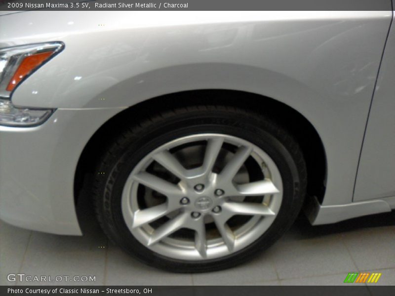 Radiant Silver Metallic / Charcoal 2009 Nissan Maxima 3.5 SV