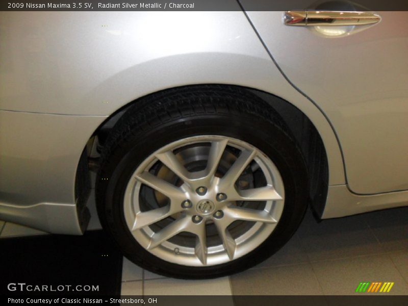 Radiant Silver Metallic / Charcoal 2009 Nissan Maxima 3.5 SV