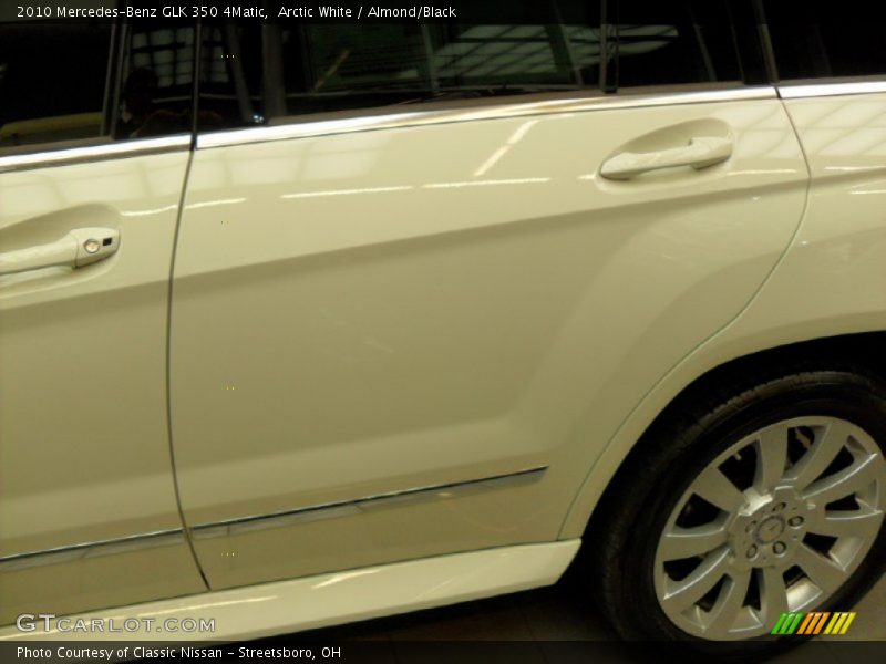 Arctic White / Almond/Black 2010 Mercedes-Benz GLK 350 4Matic