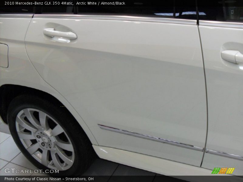 Arctic White / Almond/Black 2010 Mercedes-Benz GLK 350 4Matic