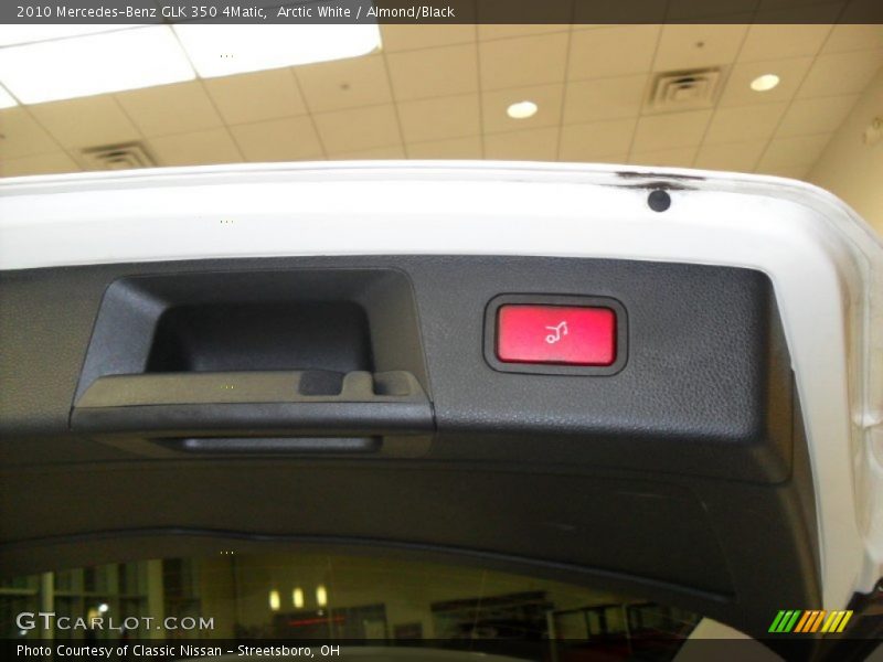 Arctic White / Almond/Black 2010 Mercedes-Benz GLK 350 4Matic