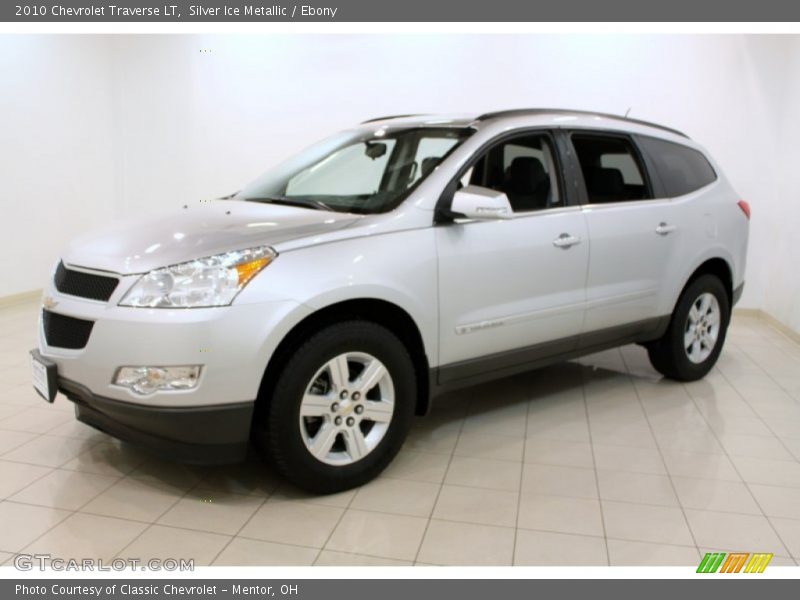 Silver Ice Metallic / Ebony 2010 Chevrolet Traverse LT